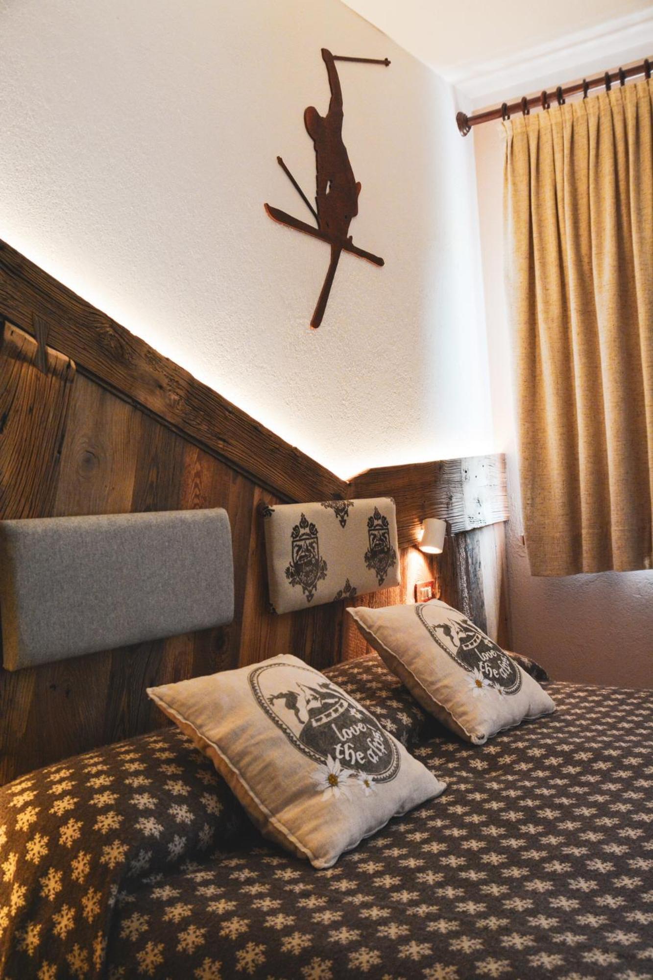 Hotel Chaberton Cesana Torinese Kültér fotó