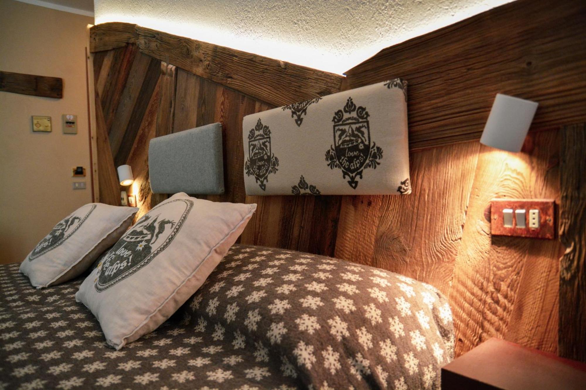 Hotel Chaberton Cesana Torinese Kültér fotó