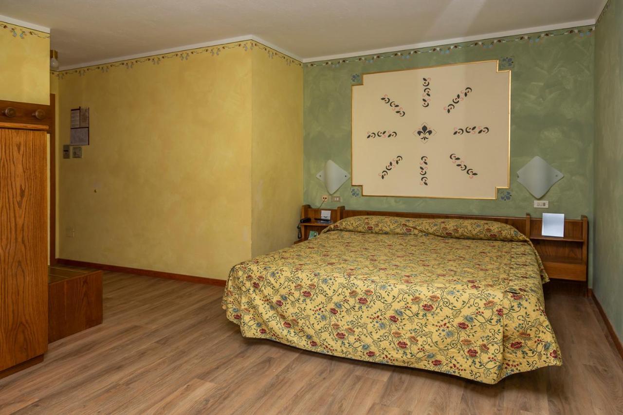 Hotel Chaberton Cesana Torinese Kültér fotó