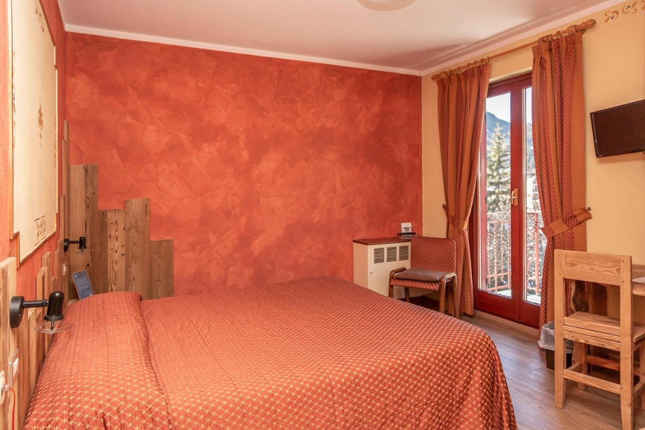 Hotel Chaberton Cesana Torinese Kültér fotó