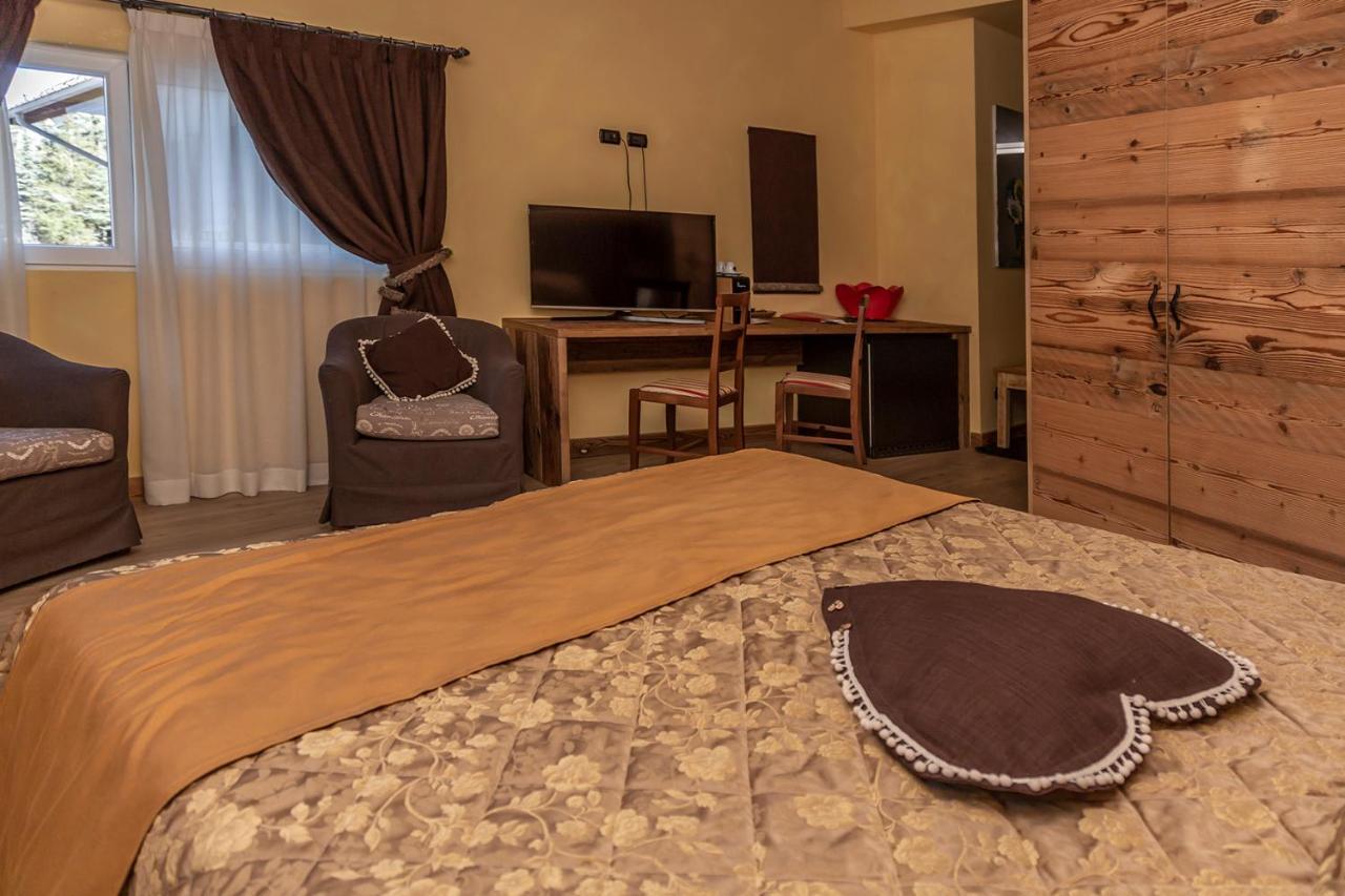 Hotel Chaberton Cesana Torinese Kültér fotó