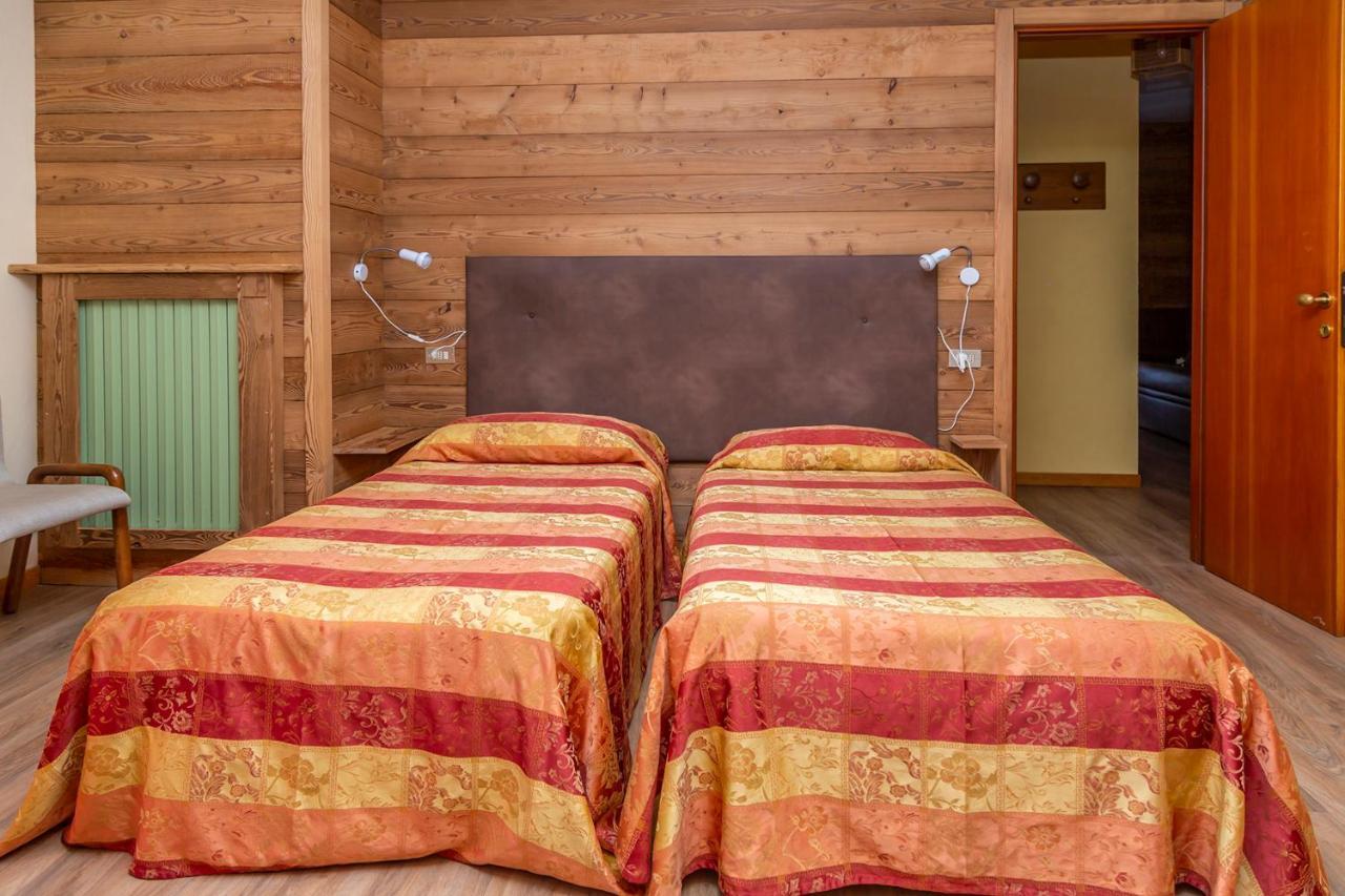 Hotel Chaberton Cesana Torinese Kültér fotó